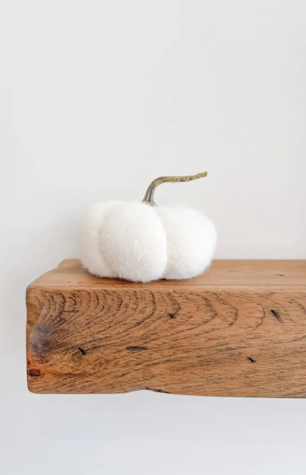 6.5" Fuzzy White Knit Pumpkin