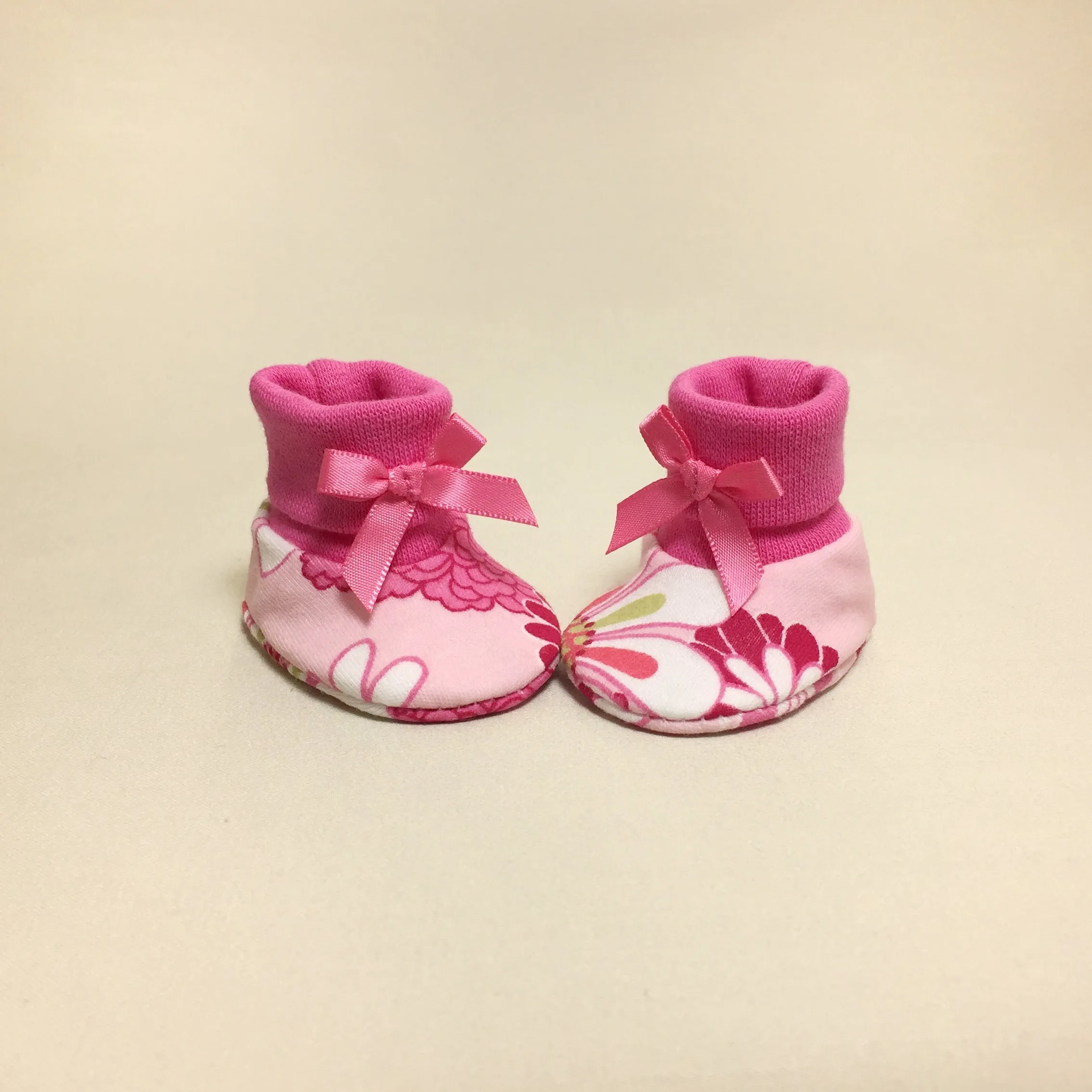 NICU Booties Retro Flowers Fuchsia