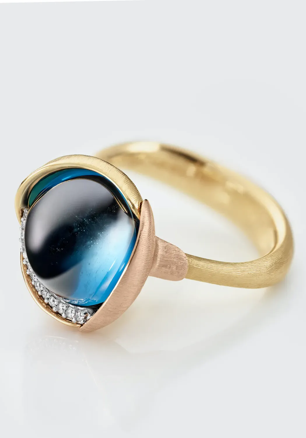 Ole Lynggaard Lotus 3 Diamond & London Blue Topaz Ring